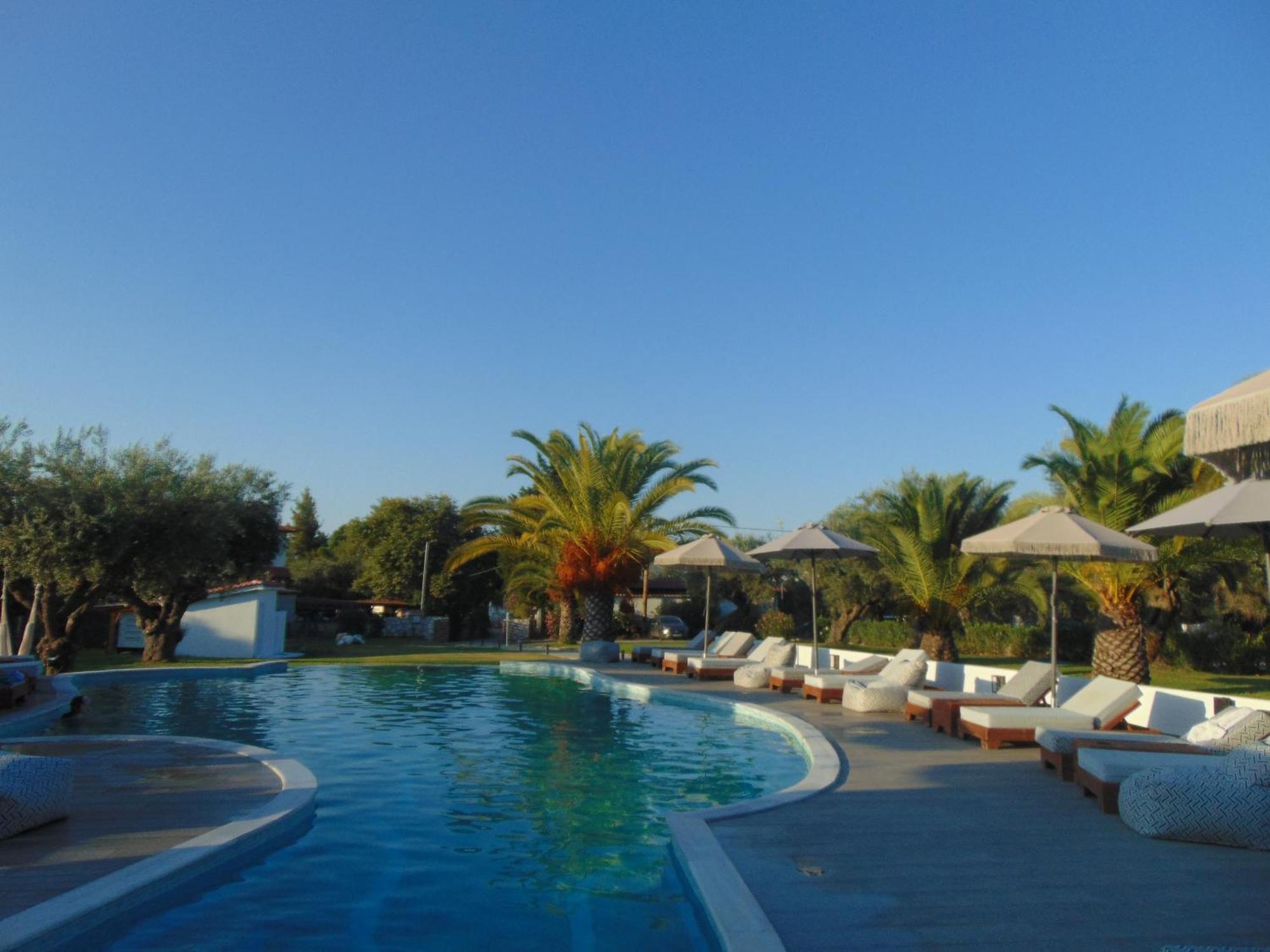 Aparthotel Domus Hospitality Vourvourou Esterno foto